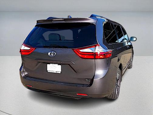 2019 Toyota Sienna XLE Premium