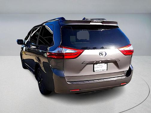 2019 Toyota Sienna XLE Premium