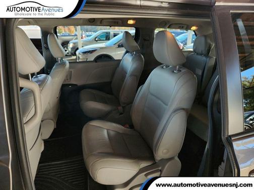 2019 Toyota Sienna XLE Premium