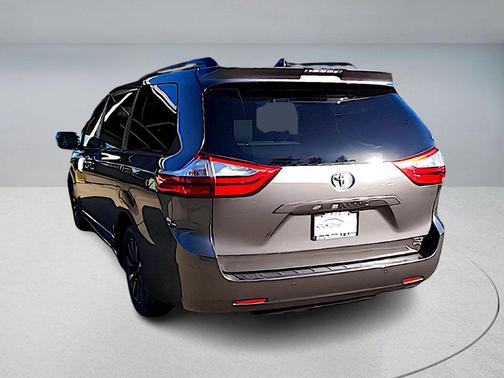 2019 Toyota Sienna XLE Premium