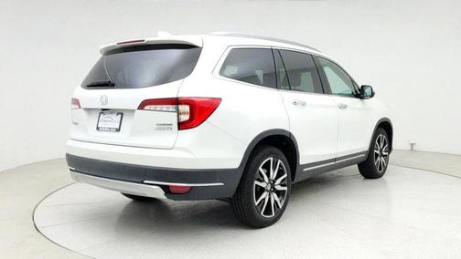 2022 Honda Pilot Touring 8-Passenger