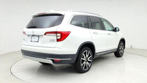 2022 Honda Pilot Touring 8-Passenger