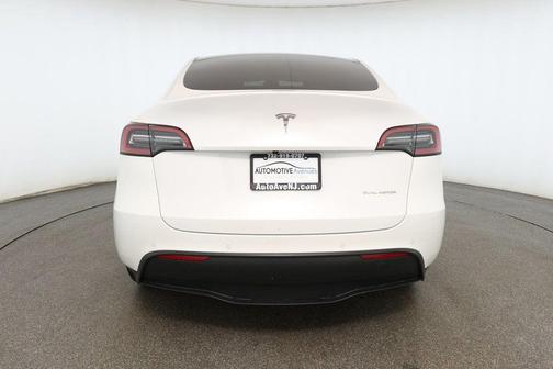 2022 Tesla Model Y Long Range Dual Motor All-Wheel Drive
