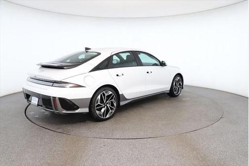 2025 Hyundai IONIQ 6 SEL