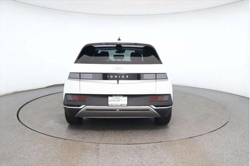2024 Hyundai IONIQ 5 SE