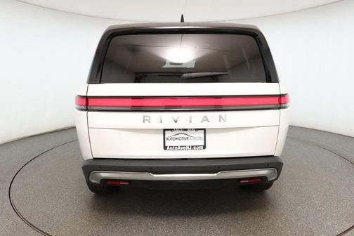 2023 Rivian R1S Adventure