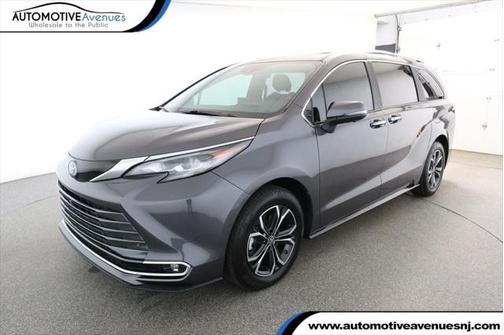 2025 Toyota Sienna Platinum 7 Passenger