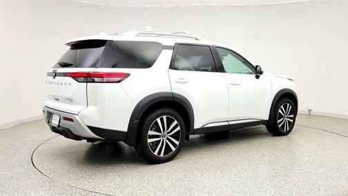 Everest White Pearl Tricoat 2025 Nissan Pathfinder Platinum 4WD
