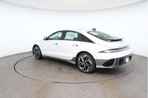 2025 Hyundai IONIQ 6 SEL
