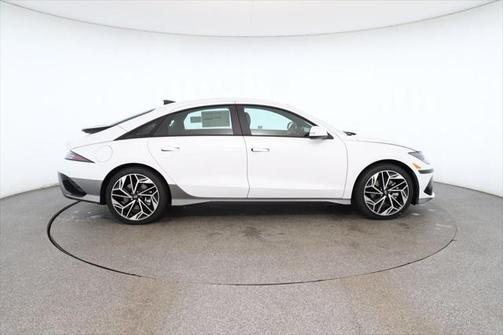 2025 Hyundai IONIQ 6 SEL