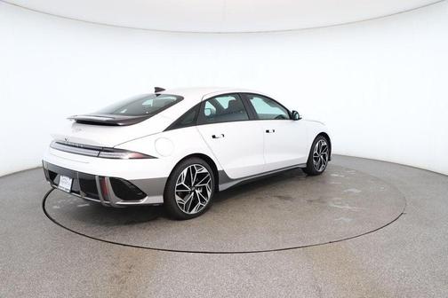 2025 Hyundai IONIQ 6 SEL