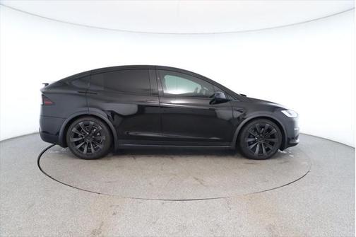2023 Tesla Model X AWD with 22'' Turbine Wheels & Cream Premium Interior