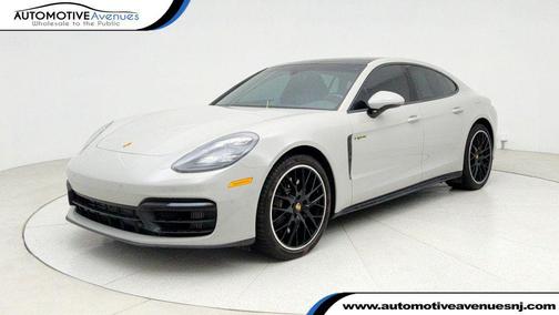 2022 Porsche Panamera 4 Platinum Edition