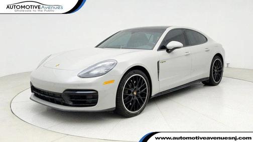 2022 Porsche Panamera 4 Platinum Edition