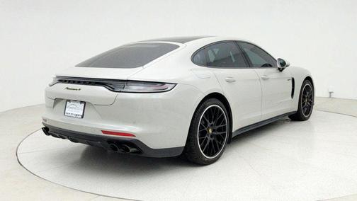 2022 Porsche Panamera 4 Platinum Edition