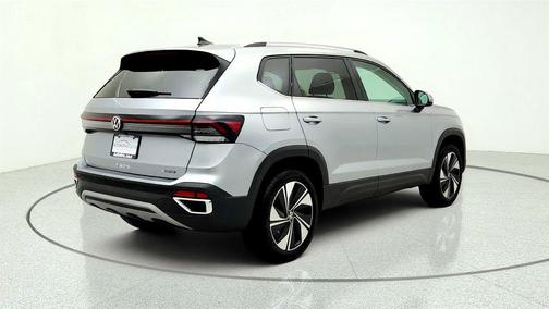 Pyrite Silver Metallic 2025 Volkswagen Taos 1.5T SE
