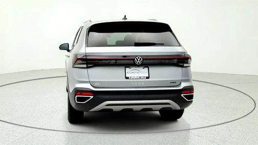 Pyrite Silver Metallic 2025 Volkswagen Taos 1.5T SE