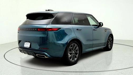 Giola Green Metallic 2025 Land Rover Range Rover Sport SE