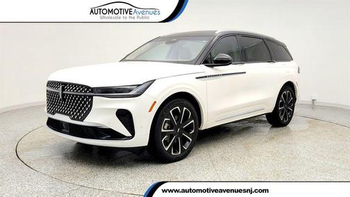 2024 Lincoln Nautilus Reserve