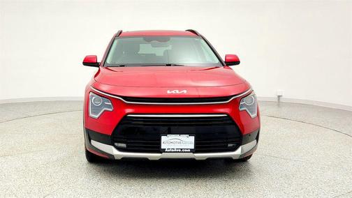2023 Kia Niro SX