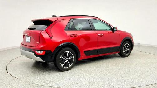 2023 Kia Niro SX