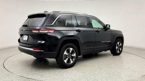 Diamond Black Crystal Pearlcoat 2023 Jeep Grand Cherokee 4xe Base