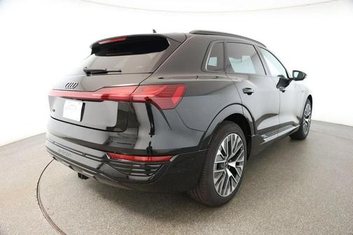 2024 Audi Q8 e-tron Premium Plus