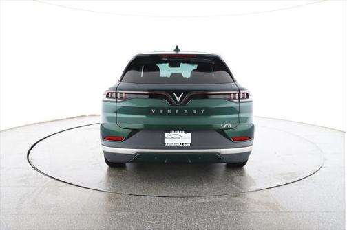 2023 VinFast VF 8 Eco AWD 82 kWh