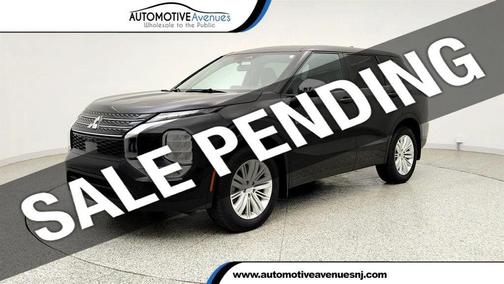 Labrador Black Pearl 2025 Mitsubishi Outlander PHEV ES S-AWC