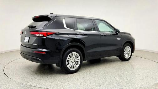 Labrador Black Pearl 2025 Mitsubishi Outlander PHEV ES S-AWC