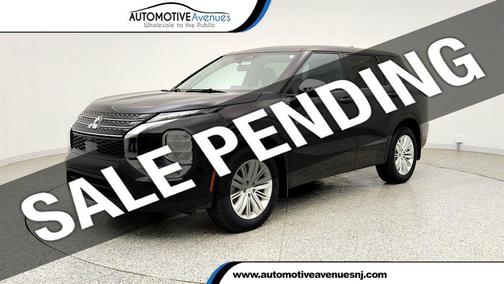 Labrador Black Pearl 2025 Mitsubishi Outlander PHEV ES S-AWC