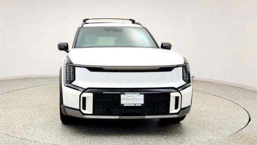Snow White Pearl 2025 Kia EV9 GT-Line