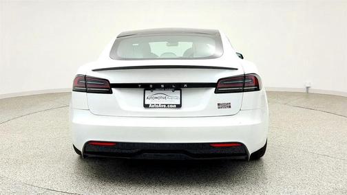 Pearl White Multi-Coat 2023 Tesla Model S Plaid