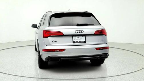 Florett Silver Metallic 2024 Audi Q5 e 55 S line Premium Plus