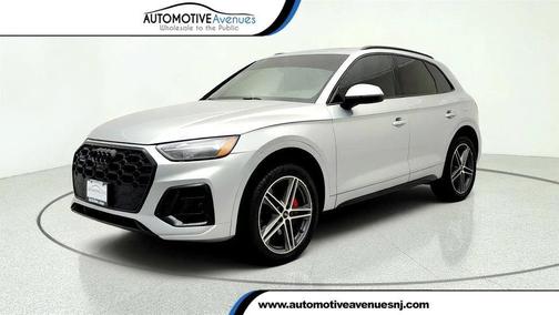 Florett Silver Metallic 2024 Audi Q5 e 55 S line Premium Plus