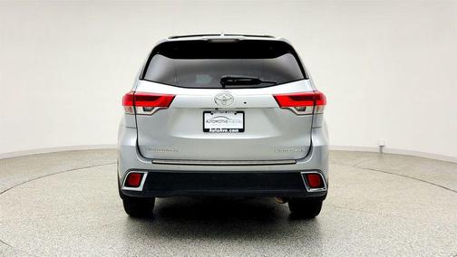Celestial Silver Metallic 2019 Toyota Highlander Limited Platinum