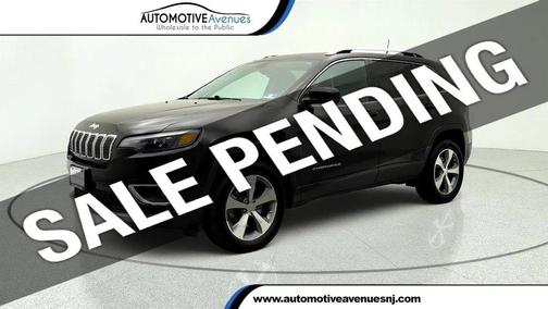 Diamond Black Crystal Pearlcoat 2019 Jeep Cherokee Limited