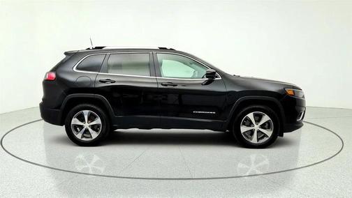 Diamond Black Crystal Pearlcoat 2019 Jeep Cherokee Limited