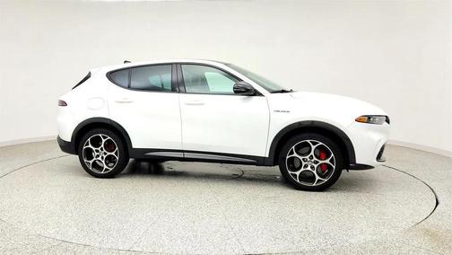 Milano White 2024 Alfa Romeo Tonale Veloce EAWD