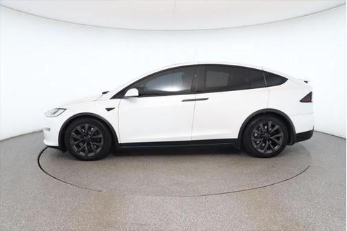 2023 Tesla Model X Standard Range