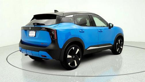 Arctic Ice Blue Metallic/Super Black 2025 Nissan Kicks SR