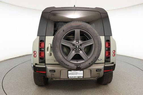 2023 Land Rover Defender 110 X-Dynamic SE
