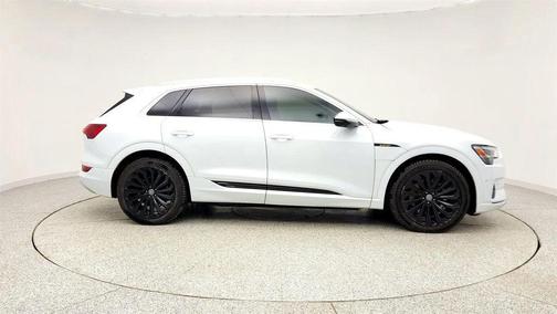 2019 Audi e-tron Premium Plus