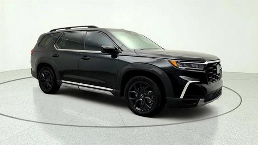 Crystal Black Pearl 2025 Honda Pilot Touring 8-Passenger