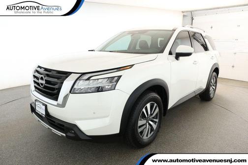 2023 Nissan Pathfinder SL 4WD
