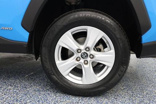 2020 Toyota RAV4 Hybrid LE