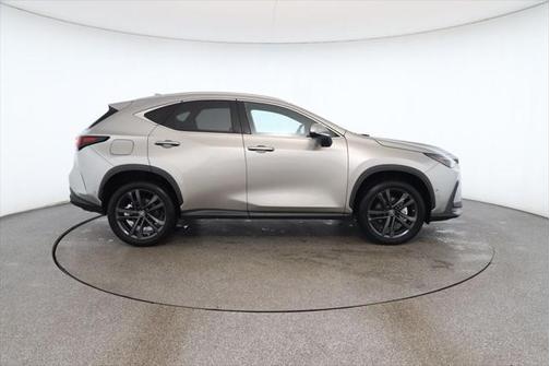2024 Lexus NX 450h+ Luxury
