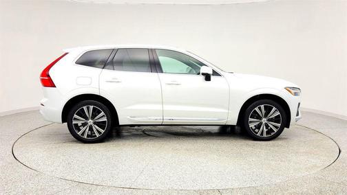 2022 Volvo XC60 B5 Inscription