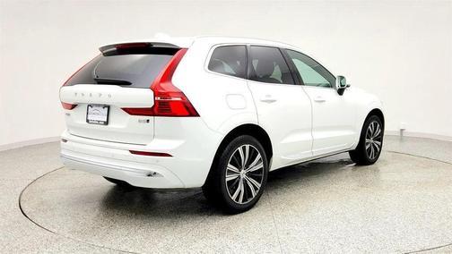 2022 Volvo XC60 B5 Inscription