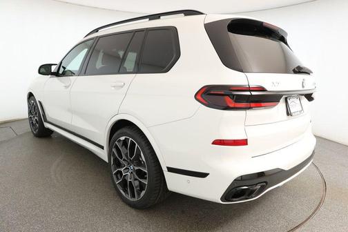 2024 BMW X7 M60i